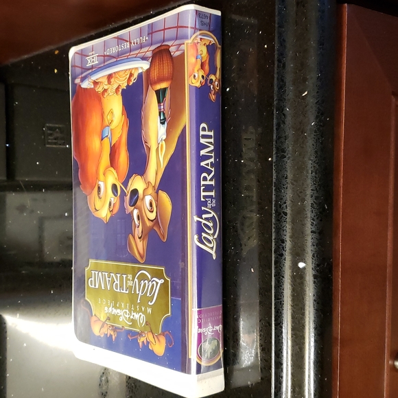 HOST PICK. VTG VHS Disney's Masterpiece Collection: Lady and the Tramp - Picture 3 of 4